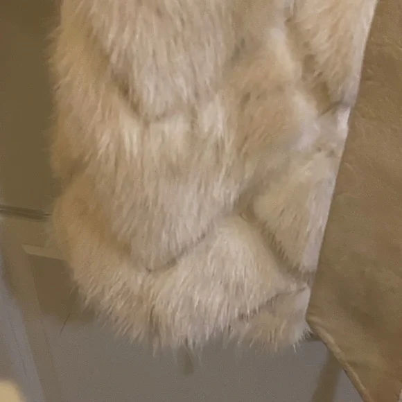 VINTAGE WHITE MINK AND LEATHER COAT - Picture 9 of 15